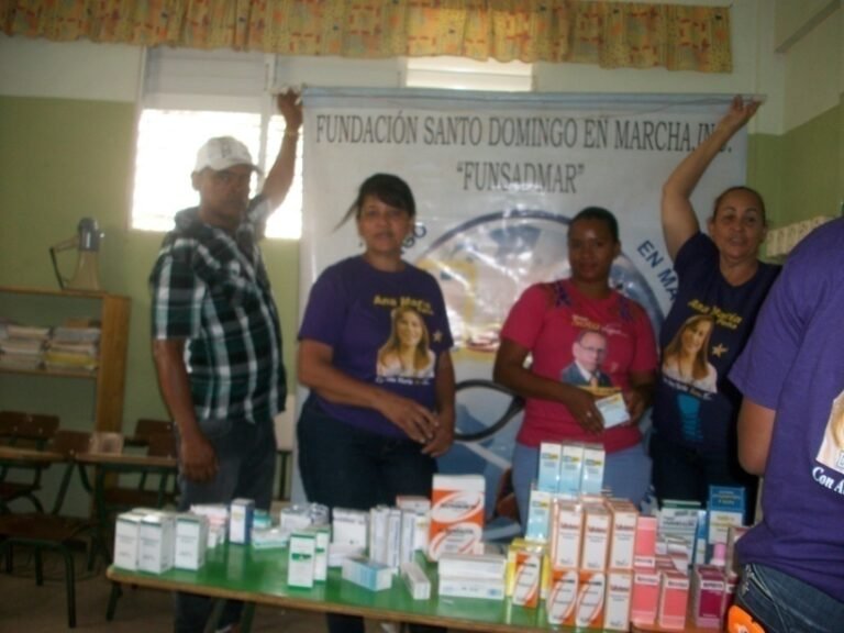 Operativo médico en la Cañada de Tuffy, entrega de medicamentos